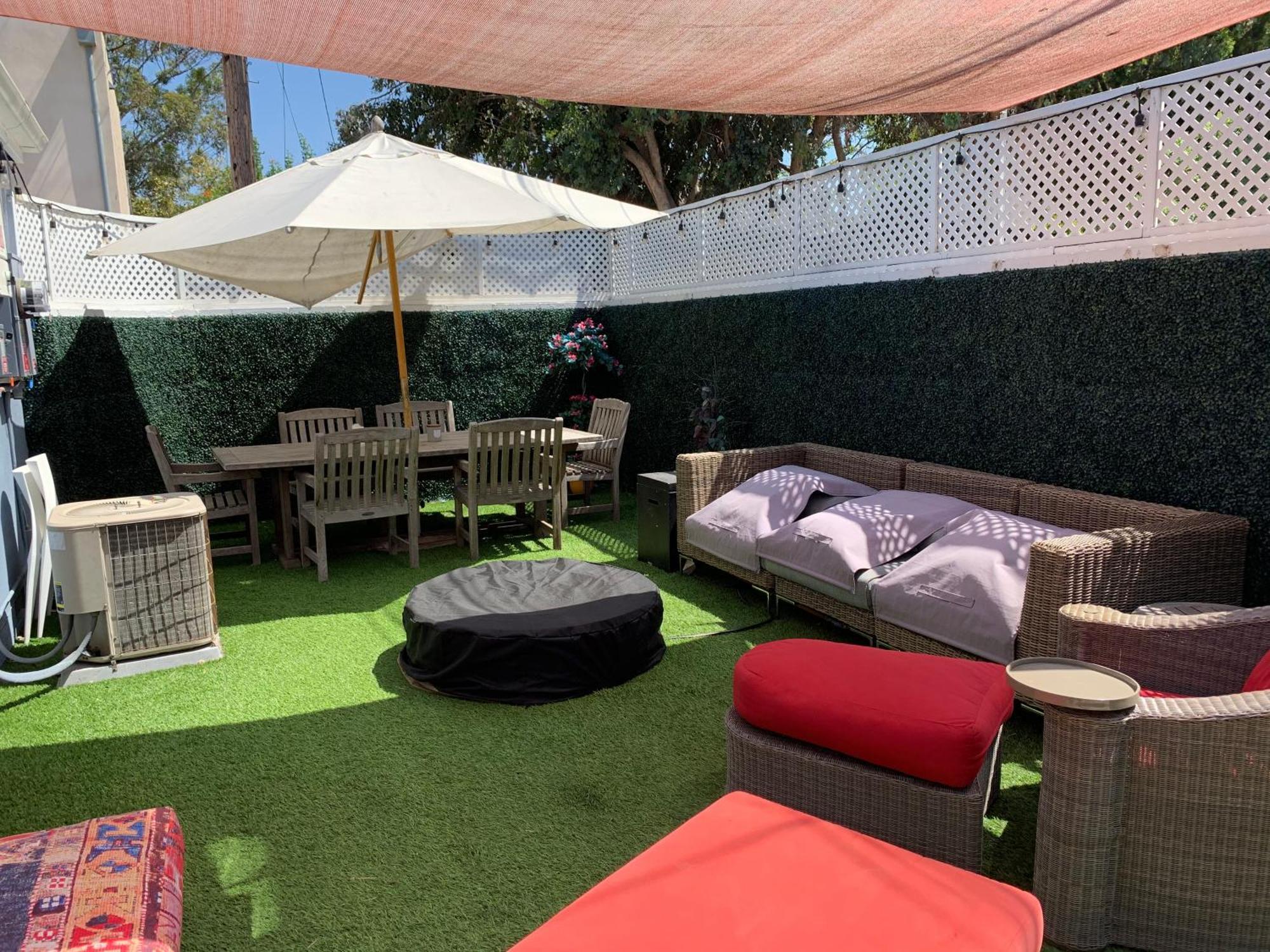 Chic Venice Beach Bungalow Steps From The Canals & Beach ลอสแอนเจลิส ภายนอก รูปภาพ