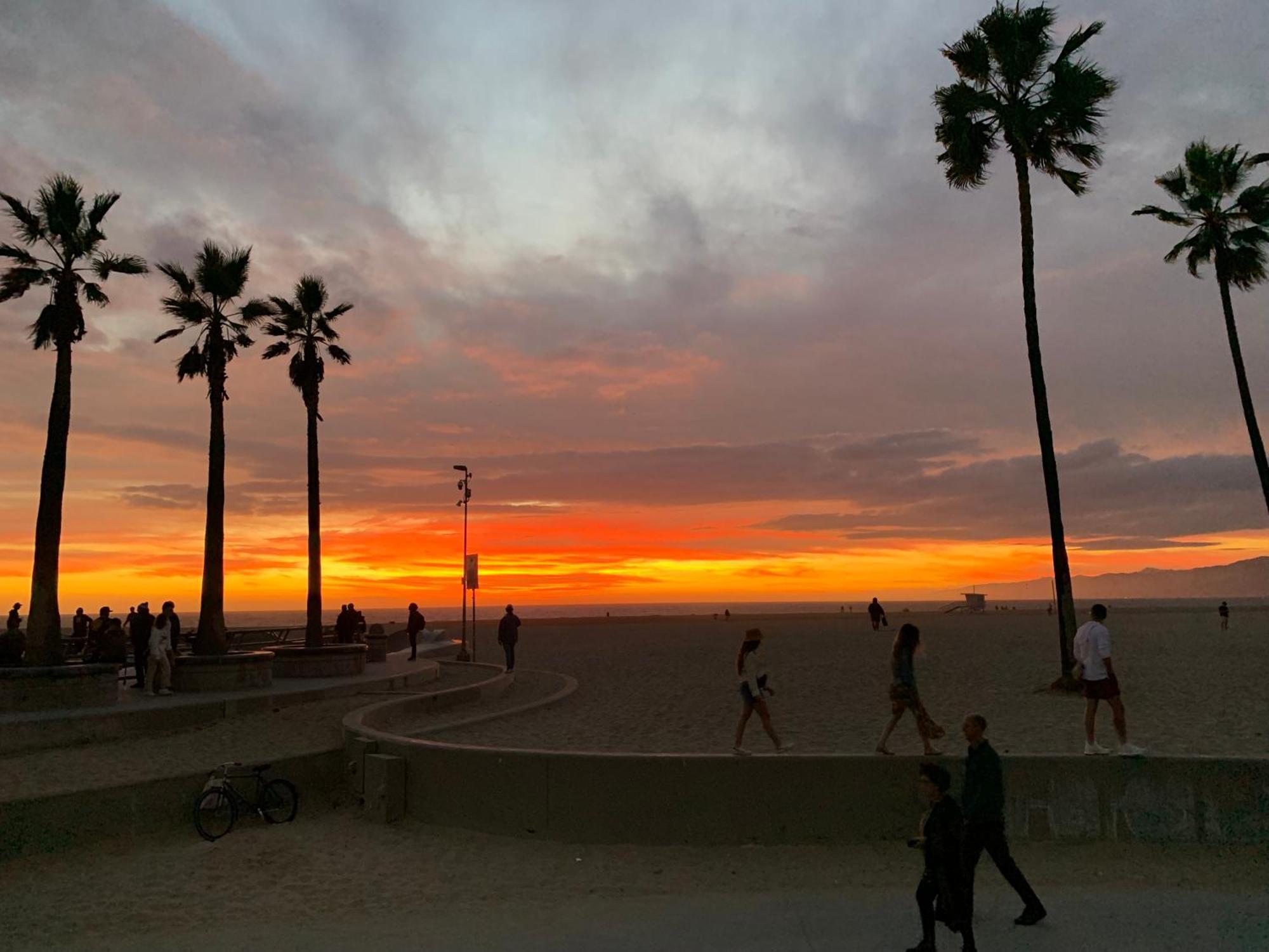 Chic Venice Beach Bungalow Steps From The Canals & Beach ลอสแอนเจลิส ภายนอก รูปภาพ